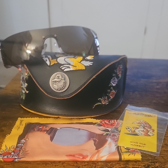 Ed Hardy Sunglasses with Black Frame and Silver Details - Picture 1 of 5